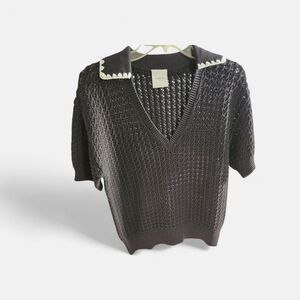 Varley Black Open-Knit V-Neck Sweater with White Trim Collar